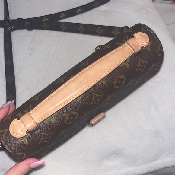 Authentic Louis Vuitton Métis Bag - Picture 9 of 10